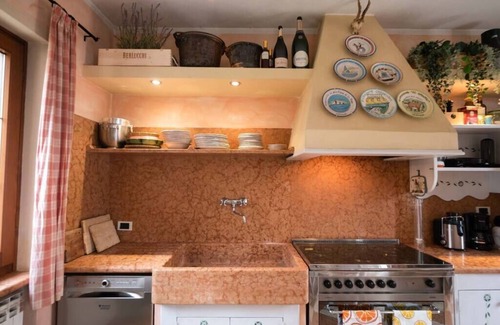 Caprino Veronese Villa | Villa Scala: Top-Rated Spa Retreat with Family and Pet Perks