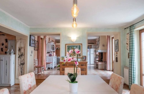Caprino Veronese Villa | Villa Scala: Top-Rated Spa Retreat with Family and Pet Perks