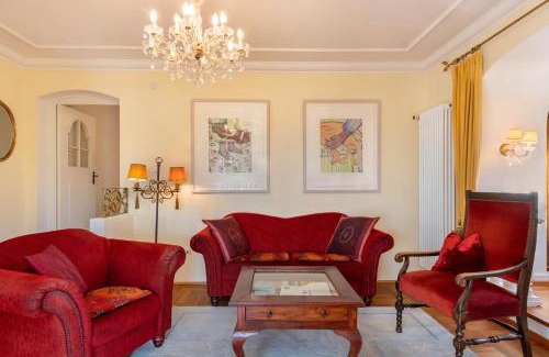 Badenweiler Apartment | Villa Schlössle: Guest Rated 10/10 & Pet-Friendly Retreat