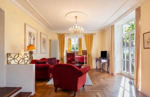 Badenweiler Apartment | Villa Schlössle: Guest Rated 10/10 & Pet-Friendly Retreat