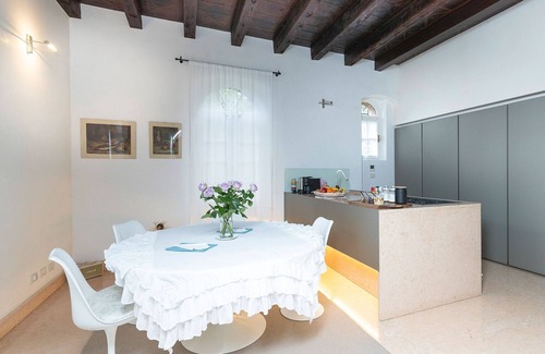 Malcesine Villa | Lake Front Villa Schlosser: Guest Rated 10/10 with Ocean Views