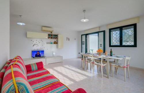 Torre Squillace House | Villa Scianuli: Family-Friendly Retreat Near the Beach