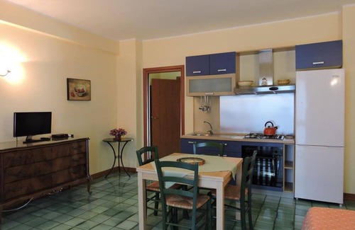 Santa Tecla House | Cozy Villa Sciare Modò Ap2 with Delicious Breakfast Included