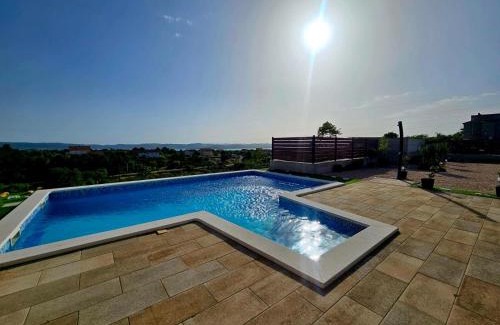 Bicine Apartment | Villa Scolopax rusticola Skradin with Oceanfront Pool