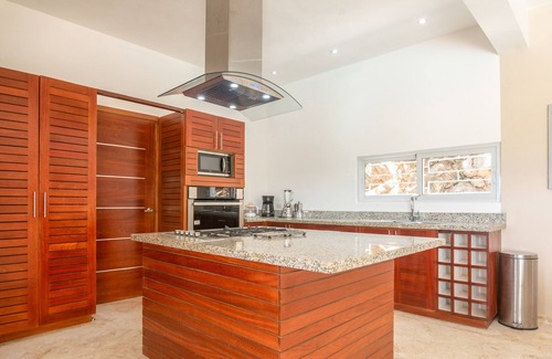 Las Terrenas Villa | Villa Sea and Nature view - 6 BR with A/C - 2 pools - 1 jacuzzi for 6 pers WIFI