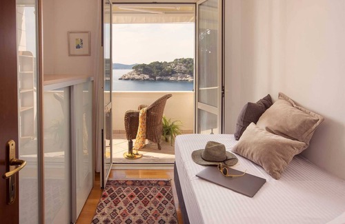 Stikovica Villa | Villa Sea Jewel: Seaside Retreat for Twelve in Zaton Bay