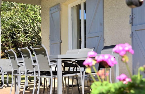 Saubion House | Villa Sea, Surf & Golf: Family-Friendly Stay in Hossegor