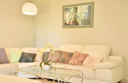 Saubion House | Villa Sea, Surf & Golf: Family-Friendly Stay in Hossegor