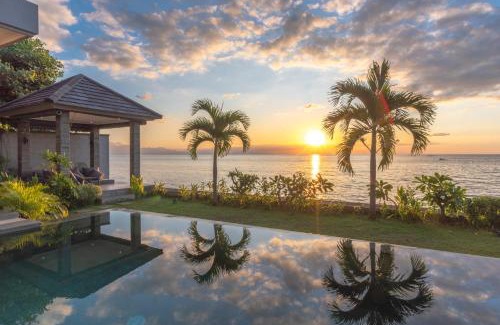 Tukad Mungga Villa | Villa Sean: Delightful Oceanfront Escape with Pool & Spa
