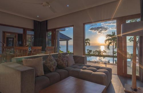 Tukad Mungga Villa | Villa Sean: Delightful Oceanfront Escape with Pool & Spa