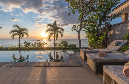 Tukad Mungga Villa | Experience Villa Sean: Private Beachfront Bliss in Lovina
