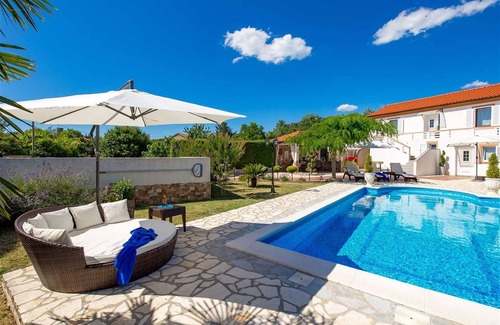 Dobrinj Villa | Guest Rated Villa Seastar with Private Pool & Breakfast