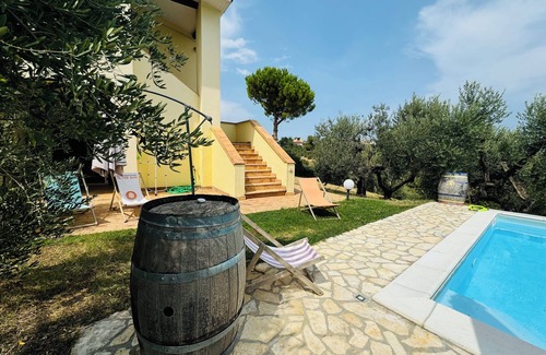 Torrevecchia Teatina Villa | Seaside Villa with Private Pool and 9.8 Guest Rating
