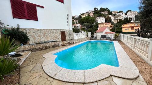 Santa Susanna Villa | Villa Seaview: Oceanfront Oasis with Pool & 9/10 Guest Rating