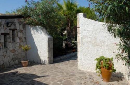 Syracuse House | Villa Sebastian - Breathtaking Ocean View & Pet Friendly
