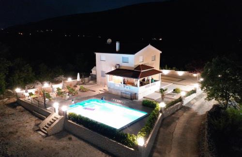 Slivno Villa | Discover Villa Secret Beauty: Oceanfront Haven with Pool