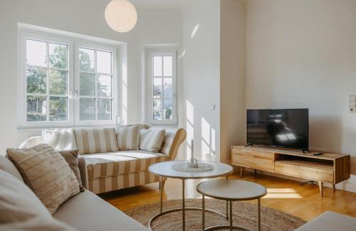 Jois Apartment | Villa SEEhnsucht: Guest Rated 10/10 with Hot Tub & Breakfast