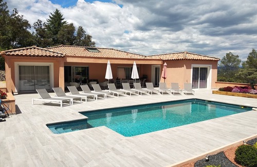 Flassans-sur-Issole House | Discover Villa with Heated Pool & Ocean View near Mont Ventoux