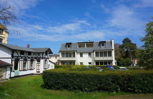 Seebad Heringsdorf Apartment | Villa Seestern: Oceanfront Retreat with Perfect 10 Score
