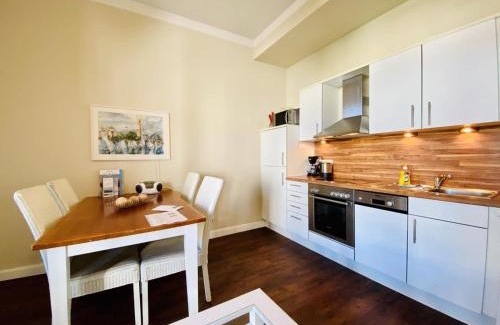 Warnemuende Apartment | Family-Friendly Villa Seevogel/Kormoran with Pet Options