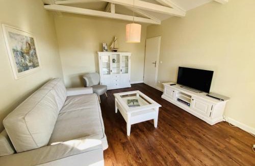 Warnemuende Apartment | Pet-Friendly Villa Seevogel/Lachmöwe for Family Getaways