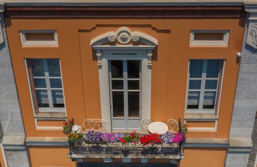 Ghiffa Apartment | Elegant Villa Selva Lakeview Apartment with Dining Options