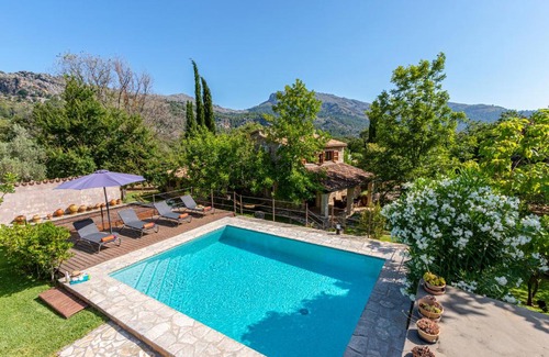Pollensa House | Tranquil Villa Sementer del Molinet with Oceanfront Pool