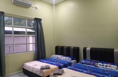 Kampung Telaga Batin House | Villa Sentosa: Family-Friendly Stay with High Ratings