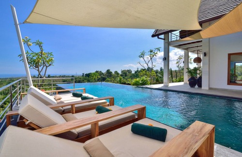 Kalibukbuk Villa | Villa Sentosa: Panoramic Sea View with Pool & Spa