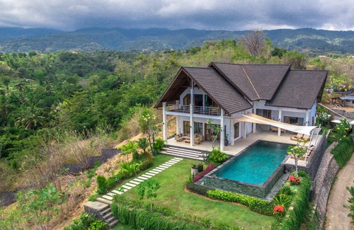 Kalibukbuk Villa | Villa Sentosa: Panoramic Sea View with Pool & Spa