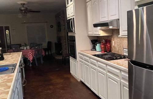 Laurel House | Discover Villa Serene of Laurel: Pet-Friendly Retreat with Spa