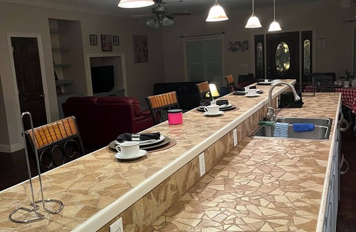 Laurel House | Discover Villa Serene of Laurel: Pet-Friendly Retreat with Spa