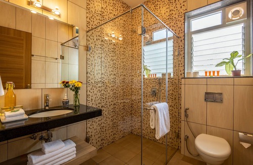 Saunta Vaddo Villa | Villa Serenity: 6 Bedrooms with Private Pool near Baga Beach
