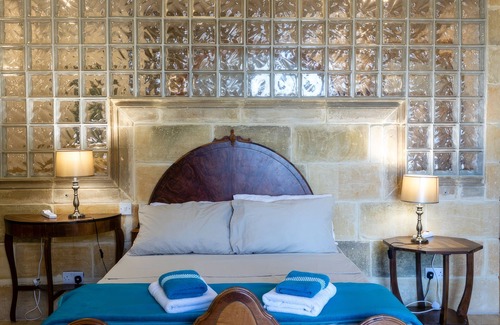 Sannat Bed & Breakfast | Discover Villa Serenity B&B: Rated 10/10 with Spa & Pool