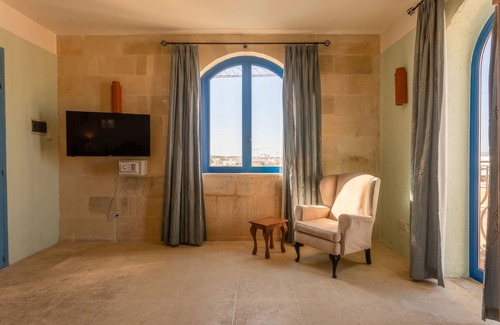 Sannat Bed & Breakfast | Discover Villa Serenity B&B: Rated 10/10 with Spa & Pool