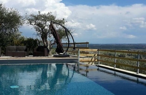 Cascine-La Croce Villa | Villa Serra: Breathtaking Views with Private Pool & Breakfast