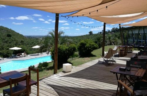 Maldonado Department Hotel | Villa Serrana - Mesón de las Cañas: Poolside Paradise Awaits