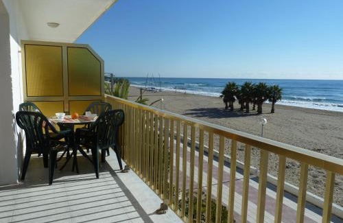 El Vendrell Apartment | Oceanfront Comfort at Villa Service - Apartamentos Aransol
