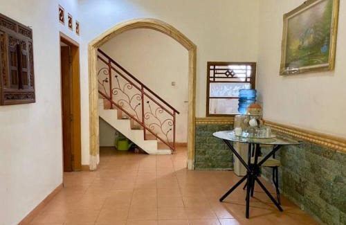 Cipanas Villa | Villa Sevilla 3 Bedrooms BPPK Ciloto Puncak by Damaresa