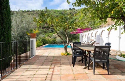 Daimalos Vados House | Villa Seymour: Guest Rated 10/10 with Pet-Friendly Amenities