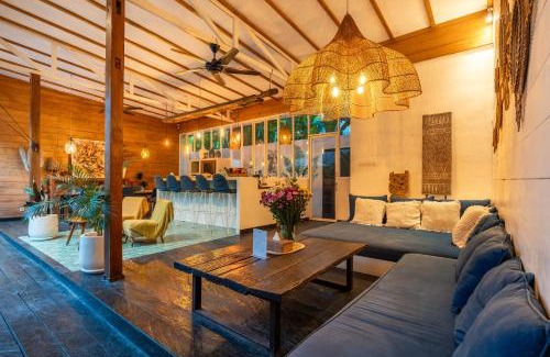Batu Bolong Villa | Welcoming Villa Shakti Canggu: Ideal for Families