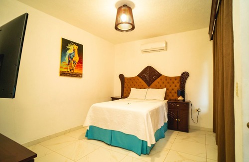 Santa Rosa Copan Hotel | Relax at Villa Shalom with Pool, Spa & Family-Friendly Amenities