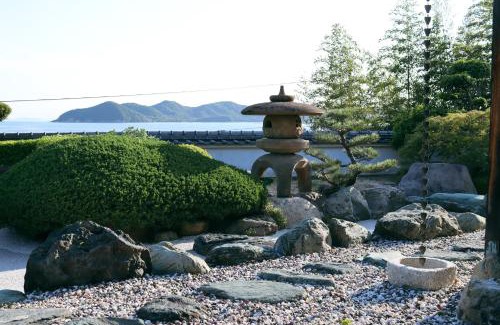 Hinasecho Hinase Villa | Villa SHINOBI -忍-: Pet-Friendly Retreat with 9.4 Rating