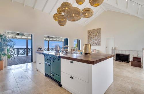Sabadeco Villa | Discover Villa Shores 32: Family-Friendly with Pool & Hot Tub