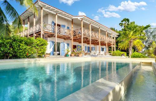 Sabadeco Villa | Discover Villa Shores 32: Family-Friendly with Pool & Hot Tub