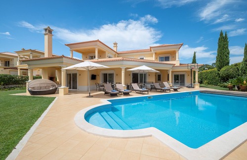 Quarteira House | Villa Sibling 2: Golf Resort with Private Pool & Ocean View