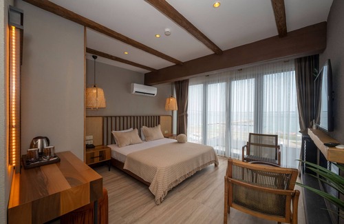Arnavutkoy District House | Oceanfront Villa Siesta Hotel - Perfect for Families