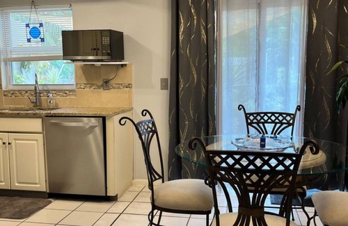 Park East Villa | Discover VILLA SIESTA II: Downtown Gem with Heated Pool