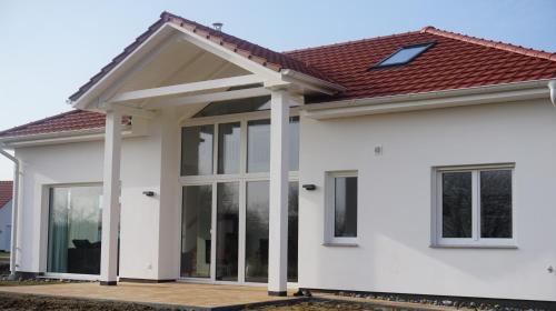 Trent House | Villa Silbermöwe: Pet-Friendly Oceanfront Escape Rated 9.4