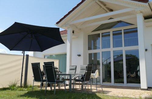 Trent House | Villa Silbermöwe: Pet-Friendly Oceanfront Escape Rated 9.4